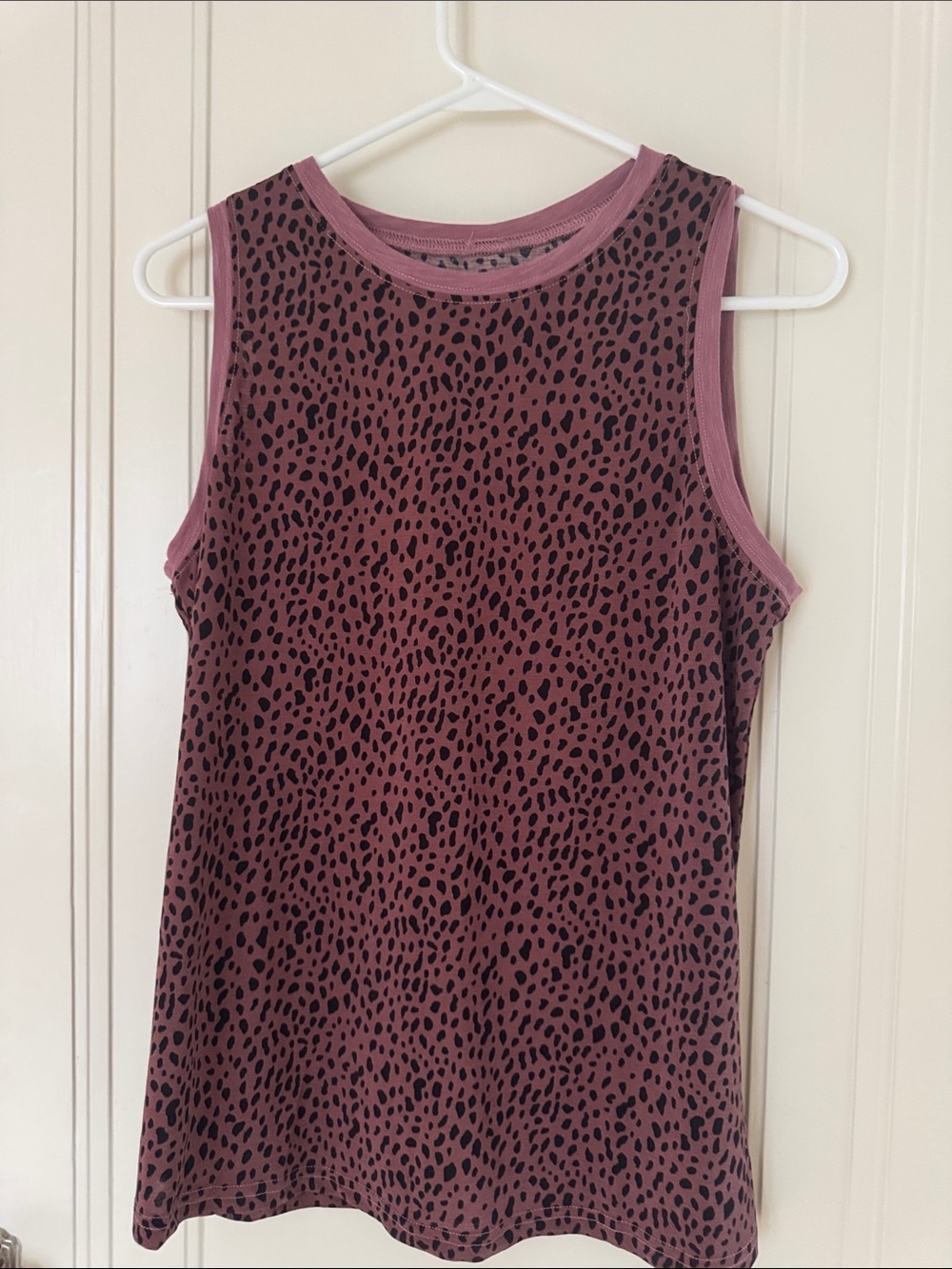 Sleeveless Mauve Leopard-Print Tank Top